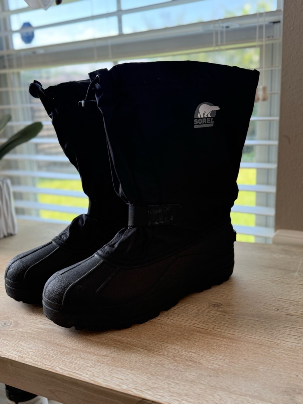 SOREL Black Waterproof Winter Snowboots Insulated Rubber Nylon
